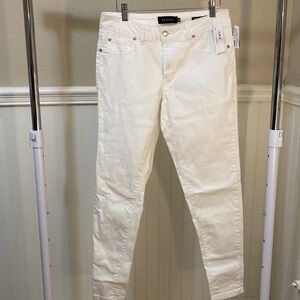 TAHARI- Brand New Skinny White Jeans!
